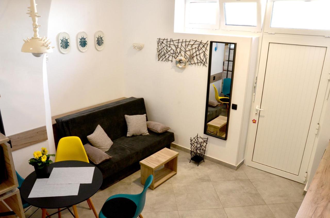 Surf By The Sea Apartment *